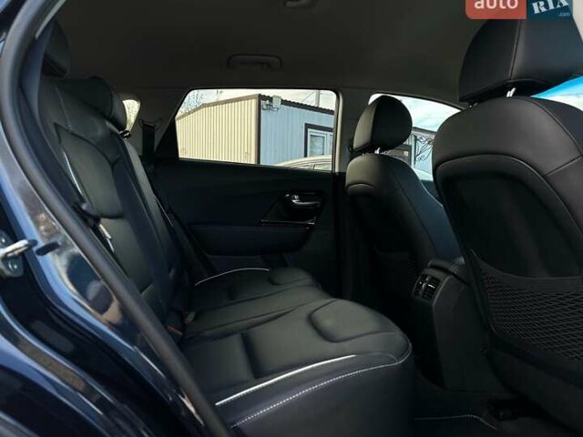 Чорний Кіа Niro, об'ємом двигуна 0 л та пробігом 68 тис. км за 24200 $, фото 86 на Automoto.ua