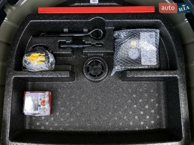 Черный Киа Niro, объемом двигателя 0 л и пробегом 115 тыс. км за 21300 $, фото 54 на Automoto.ua