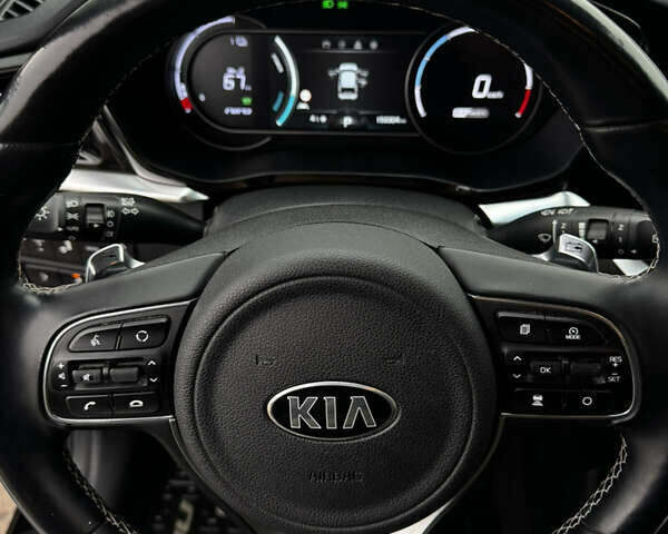 Черный Киа Niro, объемом двигателя 0 л и пробегом 159 тыс. км за 18950 $, фото 25 на Automoto.ua