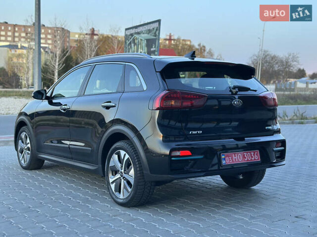 Чорний Кіа Niro, об'ємом двигуна 0 л та пробігом 98 тис. км за 19400 $, фото 9 на Automoto.ua