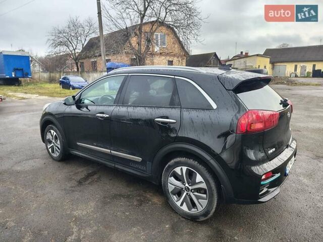 Чорний Кіа Niro, об'ємом двигуна 0 л та пробігом 146 тис. км за 18900 $, фото 5 на Automoto.ua