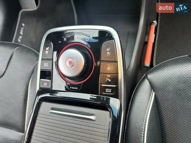 Чорний Кіа Niro, об'ємом двигуна 0 л та пробігом 104 тис. км за 20923 $, фото 23 на Automoto.ua