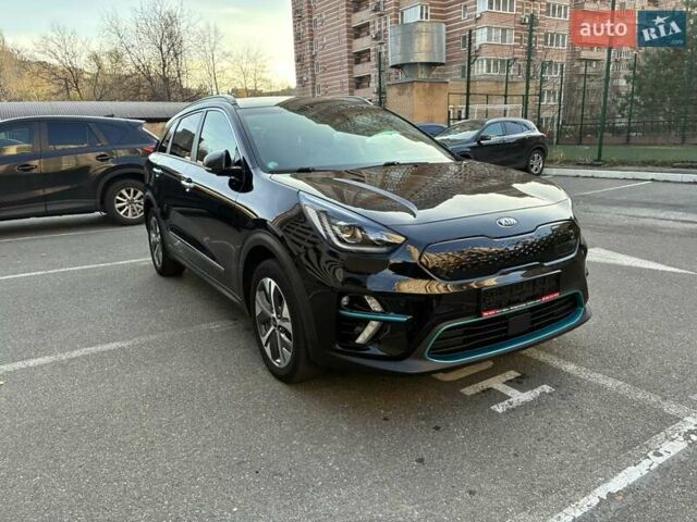 Черный Киа Niro, объемом двигателя 0 л и пробегом 105 тыс. км за 20500 $, фото 4 на Automoto.ua
