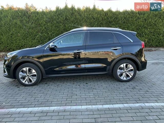 Чорний Кіа Niro, об'ємом двигуна 0 л та пробігом 112 тис. км за 20499 $, фото 16 на Automoto.ua
