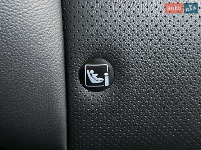 Чорний Кіа Niro, об'ємом двигуна 0 л та пробігом 64 тис. км за 23700 $, фото 90 на Automoto.ua