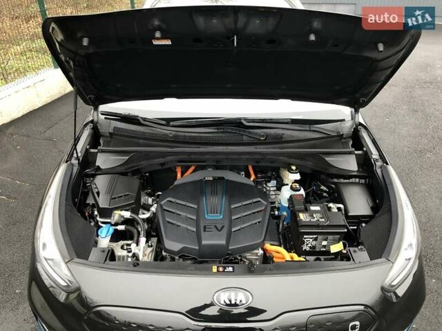 Черный Киа Niro, объемом двигателя 0 л и пробегом 40 тыс. км за 22950 $, фото 10 на Automoto.ua