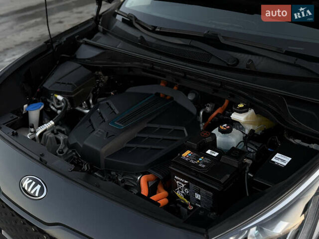 Черный Киа Niro, объемом двигателя 0 л и пробегом 142 тыс. км за 18900 $, фото 16 на Automoto.ua
