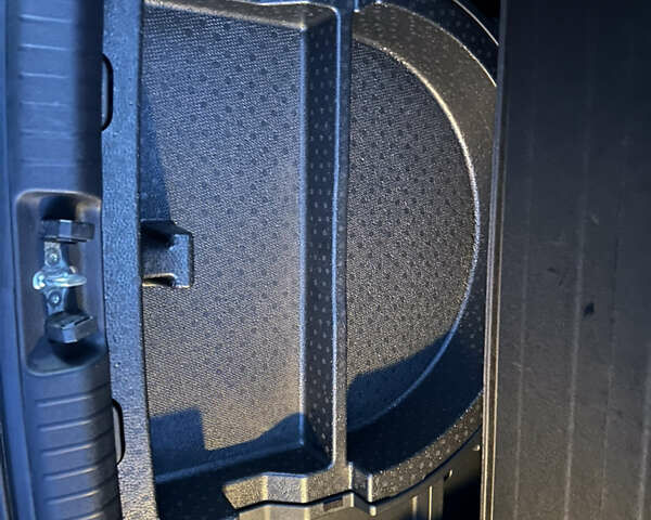 Чорний Кіа Niro, об'ємом двигуна 0 л та пробігом 98 тис. км за 19400 $, фото 53 на Automoto.ua