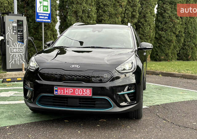 Чорний Кіа Niro, об'ємом двигуна 0 л та пробігом 110 тис. км за 19500 $, фото 35 на Automoto.ua