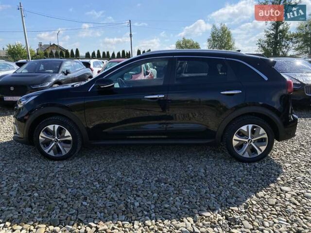 Чорний Кіа Niro, об'ємом двигуна 0 л та пробігом 88 тис. км за 21900 $, фото 14 на Automoto.ua