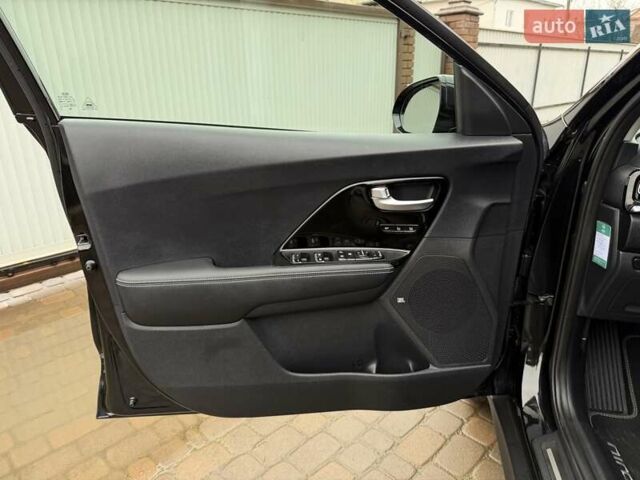 Чорний Кіа Niro, об'ємом двигуна 0 л та пробігом 89 тис. км за 20799 $, фото 37 на Automoto.ua