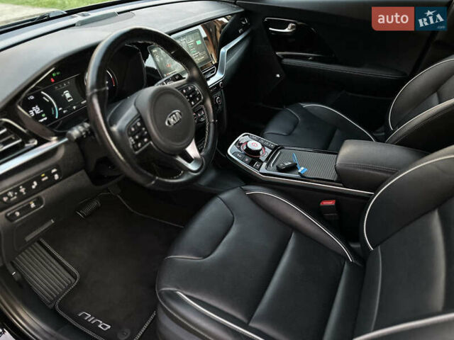 Черный Киа Niro, объемом двигателя 0 л и пробегом 152 тыс. км за 18450 $, фото 13 на Automoto.ua