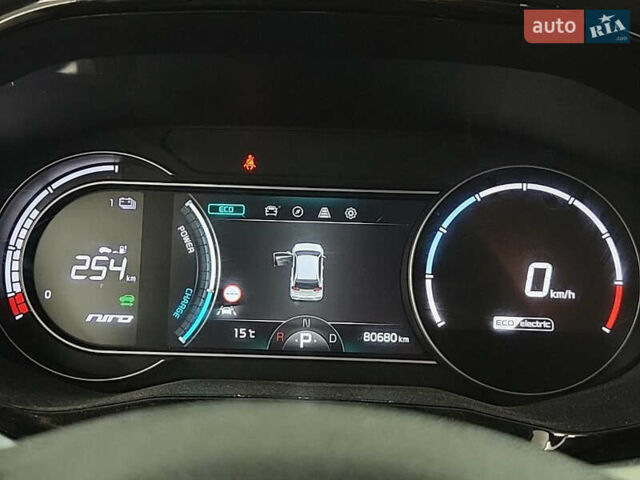 Чорний Кіа Niro, об'ємом двигуна 0 л та пробігом 81 тис. км за 19999 $, фото 23 на Automoto.ua