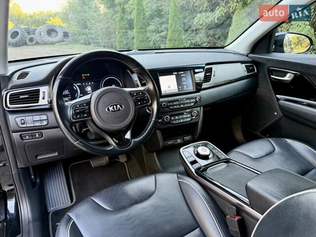 Черный Киа Niro, объемом двигателя 0 л и пробегом 128 тыс. км за 16800 $, фото 48 на Automoto.ua