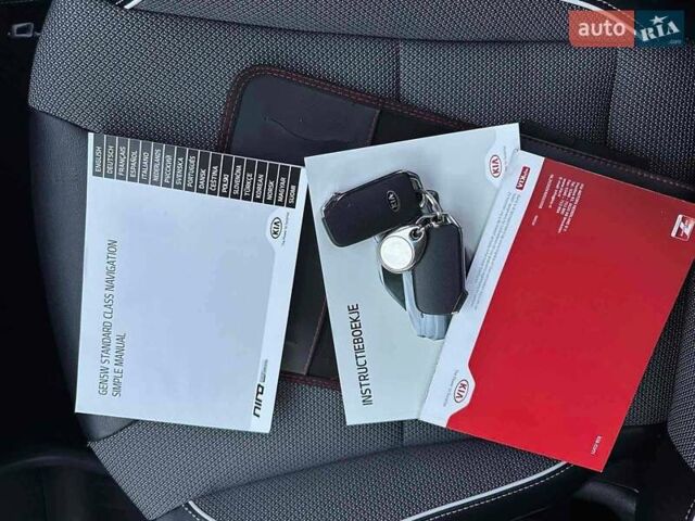 Чорний Кіа Niro, об'ємом двигуна 0 л та пробігом 126 тис. км за 19500 $, фото 37 на Automoto.ua