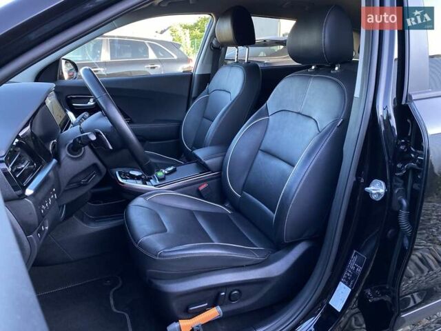 Черный Киа Niro, объемом двигателя 0 л и пробегом 93 тыс. км за 22700 $, фото 22 на Automoto.ua