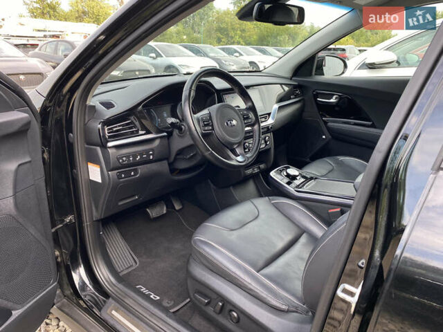 Чорний Кіа Niro, об'ємом двигуна 0 л та пробігом 64 тис. км за 23700 $, фото 37 на Automoto.ua
