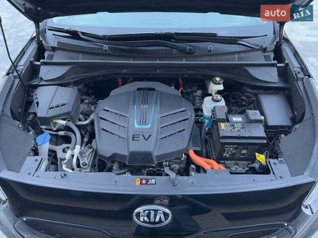 Черный Киа Niro, объемом двигателя 0 л и пробегом 98 тыс. км за 20999 $, фото 58 на Automoto.ua