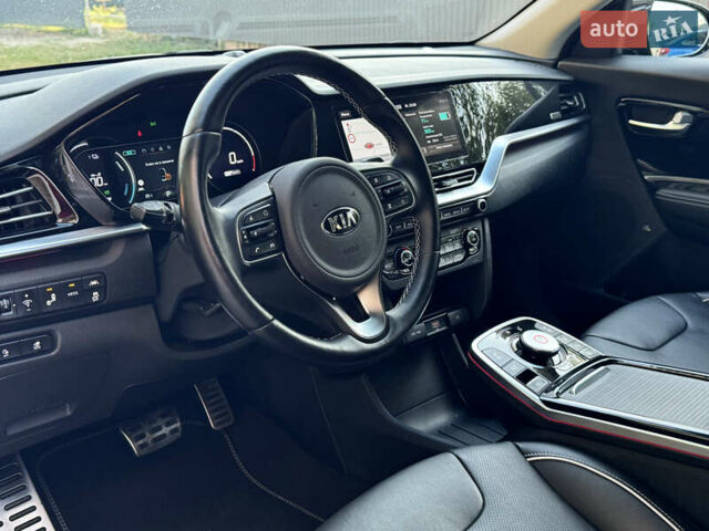 Черный Киа Niro, объемом двигателя 0 л и пробегом 50 тыс. км за 23499 $, фото 46 на Automoto.ua