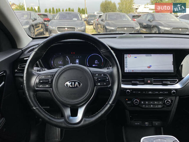 Чорний Кіа Niro, об'ємом двигуна 0 л та пробігом 64 тис. км за 22700 $, фото 44 на Automoto.ua
