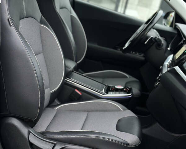 Чорний Кіа Niro, об'ємом двигуна 0 л та пробігом 130 тис. км за 18300 $, фото 53 на Automoto.ua