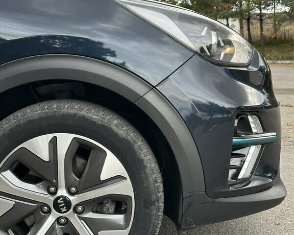 Киа Niro 2020 в Золочев на Automoto.ua Черный Киа Niro, объемом двигателя 0 л и пробегом 145 тыс. км за 18150 $, фото 11 на Automoto.ua