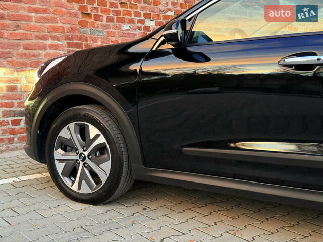 Киа Niro 2020 в Тернополе на Automoto.ua Черный Киа Niro, объемом двигателя 0 л и пробегом 92 тыс. км за 19899 $, фото 24 на Automoto.ua