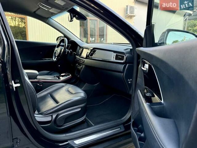 Черный Киа Niro, объемом двигателя 0 л и пробегом 128 тыс. км за 16800 $, фото 69 на Automoto.ua
