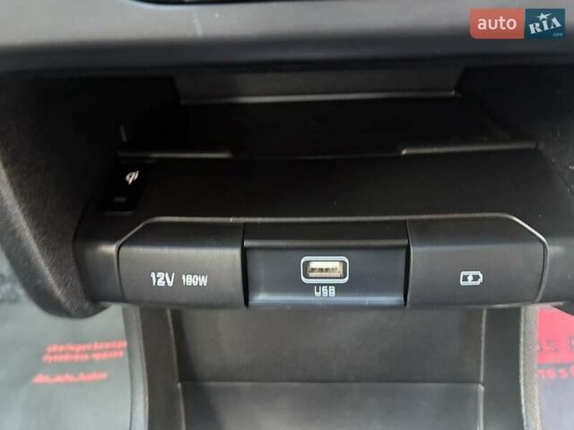 Черный Киа Niro, объемом двигателя 0 л и пробегом 105 тыс. км за 20500 $, фото 72 на Automoto.ua