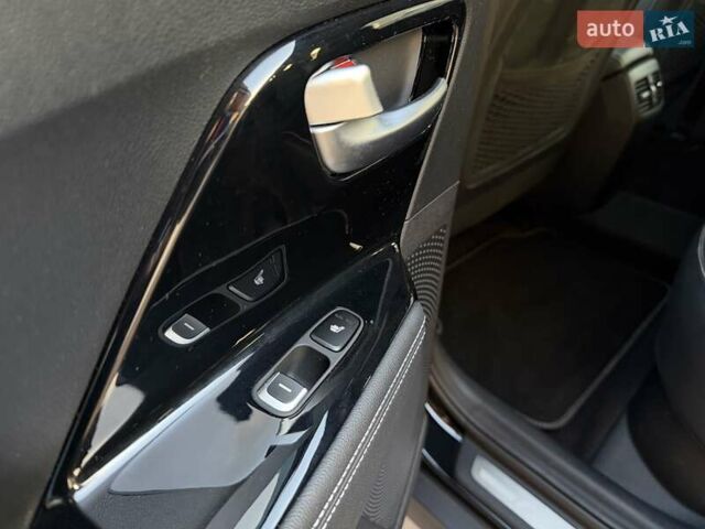 Чорний Кіа Niro, об'ємом двигуна 0 л та пробігом 69 тис. км за 21500 $, фото 34 на Automoto.ua