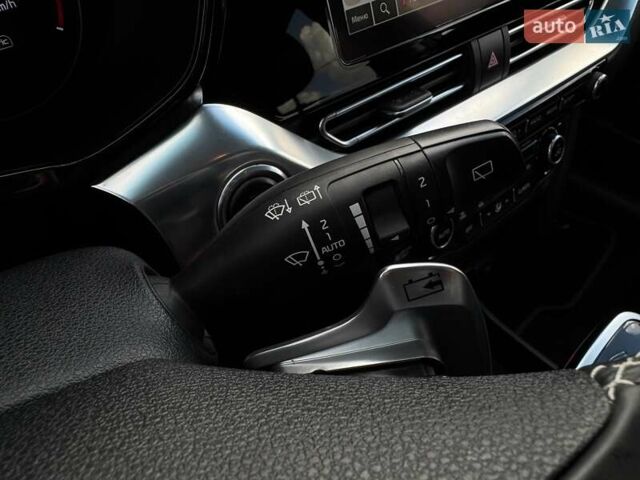 Чорний Кіа Niro, об'ємом двигуна 0 л та пробігом 69 тис. км за 23200 $, фото 43 на Automoto.ua