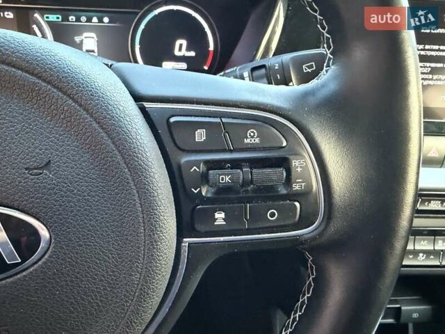 Чорний Кіа Niro, об'ємом двигуна 0 л та пробігом 69 тис. км за 21500 $, фото 29 на Automoto.ua