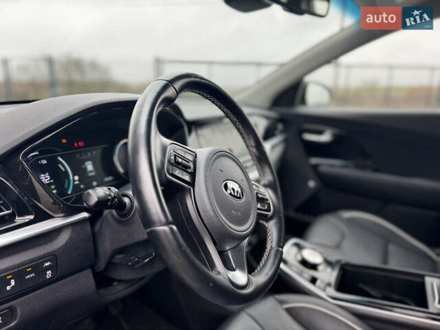 Черный Киа Niro, объемом двигателя 0 л и пробегом 93 тыс. км за 17999 $, фото 24 на Automoto.ua