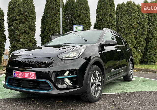 Чорний Кіа Niro, об'ємом двигуна 0 л та пробігом 110 тис. км за 19500 $, фото 23 на Automoto.ua