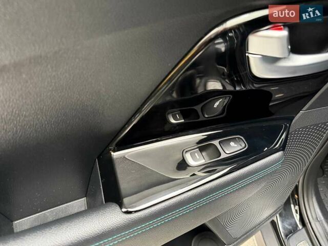 Чорний Кіа Niro, об'ємом двигуна 0 л та пробігом 89 тис. км за 22990 $, фото 15 на Automoto.ua
