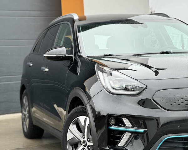 Черный Киа Niro, объемом двигателя 0 л и пробегом 93 тыс. км за 17999 $, фото 5 на Automoto.ua