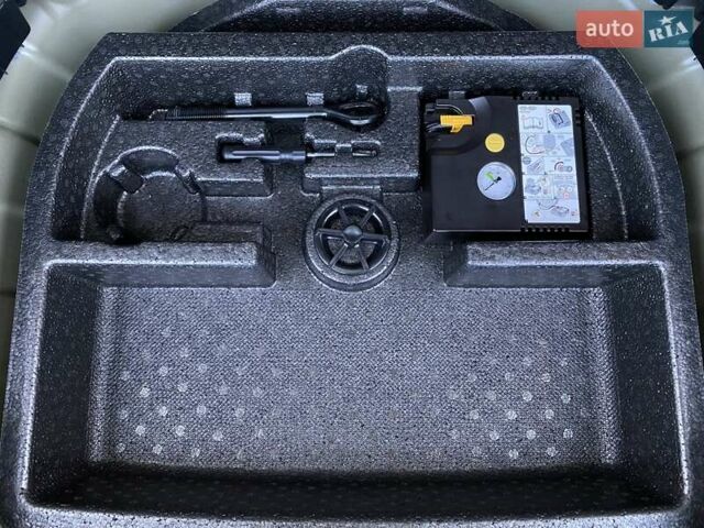 Киа Niro 2020 в Львове на Automoto.ua Черный Киа Niro, объемом двигателя 0 л и пробегом 83 тыс. км за 22200 $, фото 57 на Automoto.ua