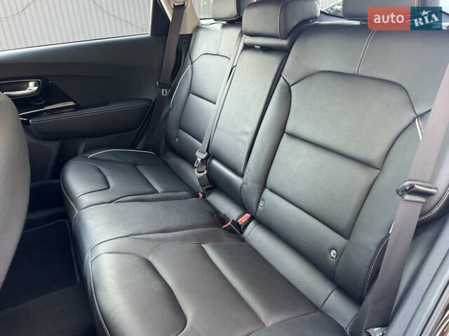 Черный Киа Niro, объемом двигателя 0 л и пробегом 50 тыс. км за 23499 $, фото 63 на Automoto.ua