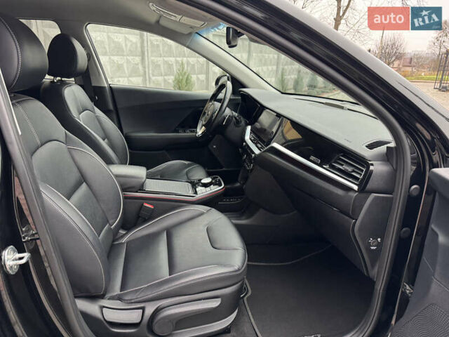 Чорний Кіа Niro, об'ємом двигуна 0 л та пробігом 109 тис. км за 17499 $, фото 35 на Automoto.ua