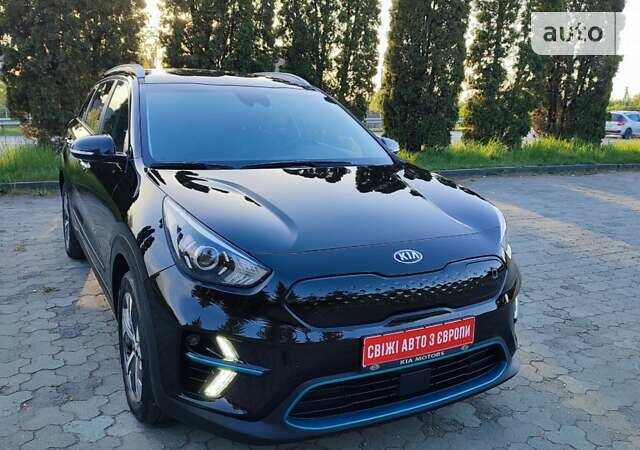 Чорний Кіа Niro, об'ємом двигуна 0 л та пробігом 83 тис. км за 19799 $, фото 4 на Automoto.ua