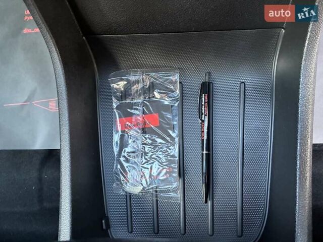 Черный Киа Niro, объемом двигателя 0 л и пробегом 105 тыс. км за 20500 $, фото 71 на Automoto.ua