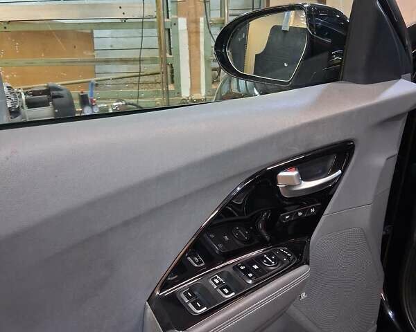 Чорний Кіа Niro, об'ємом двигуна 0 л та пробігом 143 тис. км за 17800 $, фото 18 на Automoto.ua