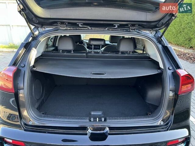 Чорний Кіа Niro, об'ємом двигуна 0 л та пробігом 112 тис. км за 20499 $, фото 31 на Automoto.ua
