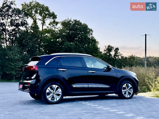 Черный Киа Niro, объемом двигателя 0 л и пробегом 165 тыс. км за 16999 $, фото 23 на Automoto.ua