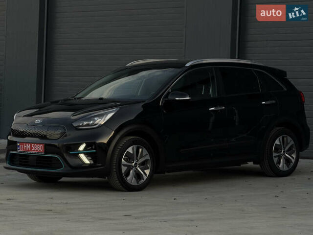 Черный Киа Niro, объемом двигателя 0 л и пробегом 142 тыс. км за 18900 $, фото 1 на Automoto.ua