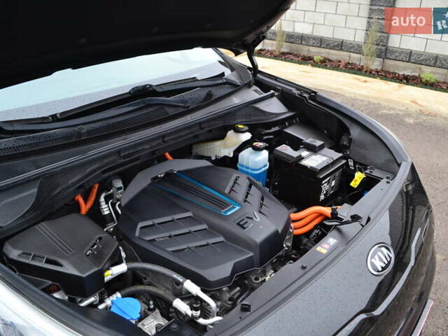 Чорний Кіа Niro, об'ємом двигуна 0 л та пробігом 169 тис. км за 18450 $, фото 76 на Automoto.ua