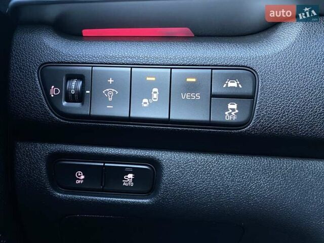 Черный Киа Niro, объемом двигателя 0 л и пробегом 93 тыс. км за 22700 $, фото 5 на Automoto.ua