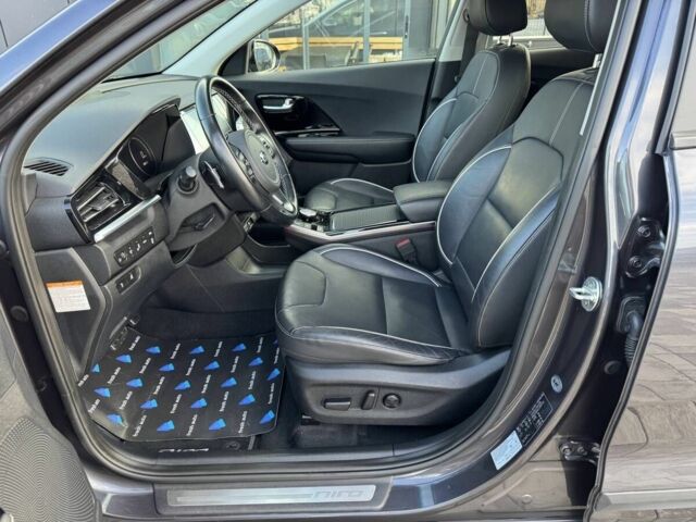 Черный Киа Niro, объемом двигателя 0 л и пробегом 142 тыс. км за 18900 $, фото 20 на Automoto.ua
