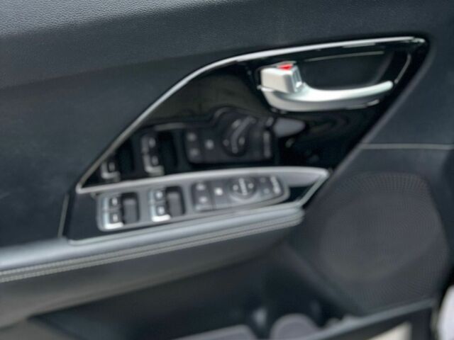 Черный Киа Niro, объемом двигателя 0 л и пробегом 106 тыс. км за 17900 $, фото 15 на Automoto.ua