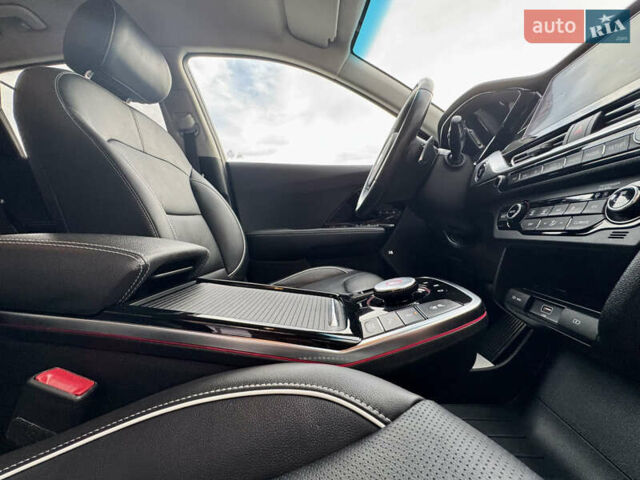 Черный Киа Niro, объемом двигателя 0 л и пробегом 128 тыс. км за 19600 $, фото 31 на Automoto.ua